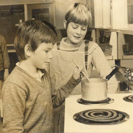 Cooking room of the Levin Intermediate School - Resource cover image