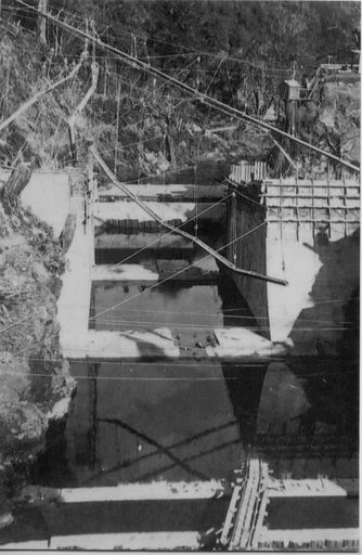 Temporary by-pass dam and part of Upper Mangahao Dam (?), 1923