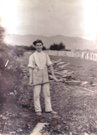 Ransom Family photograph album - Resource cover image