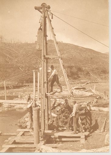 Construction of settling tanks, Ohau River near Levin Pipe Bridge.