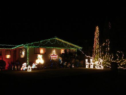Christmas Lights in Meadowvale Drive, Levin