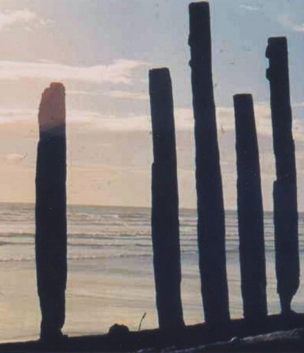 'Hydrabad' wreck on Waitarere Beach, 1971