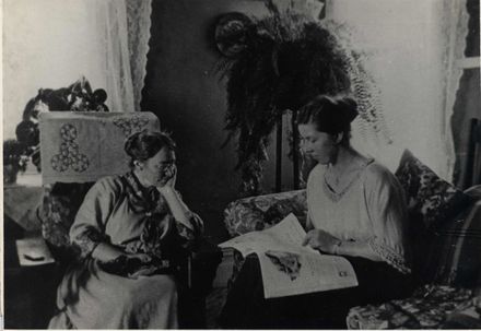 Mrs Gertrude Hallam and Miss Freda Cameron, c.1920