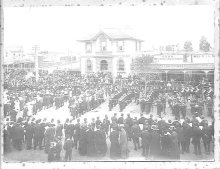 Commemoration of death of Edward VII, 1910