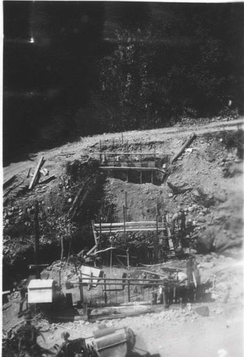 Constructing foundations for new bridge over Tramway Creek, Mangahao, 1936