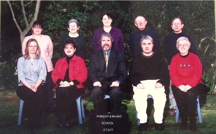 Poroutawhao School Staff Photo 2003