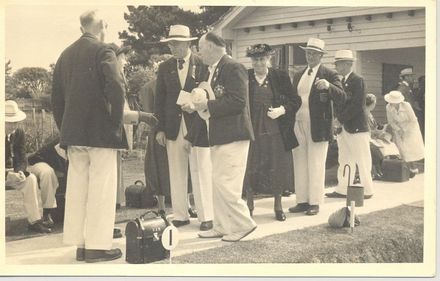 Mrs Lett with group of men bowlers