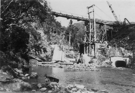 Another view of construction of Upper Mangahao Dam (?), 1923