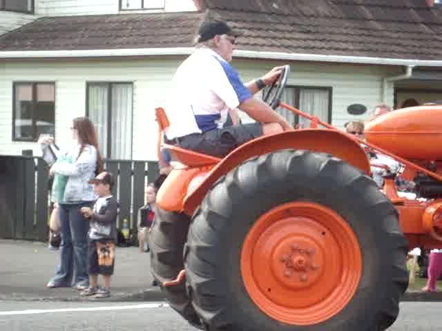 Old Tractors in Levin Christmas Parade 2011 - Resource cover image