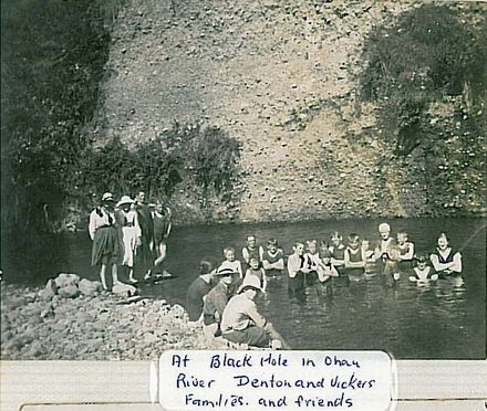14c At Black Hole in Ohau River - Denton and Vickers families and friends - Resource cover image