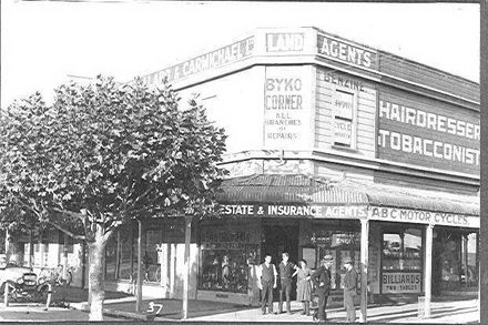 Group at the Byko corner