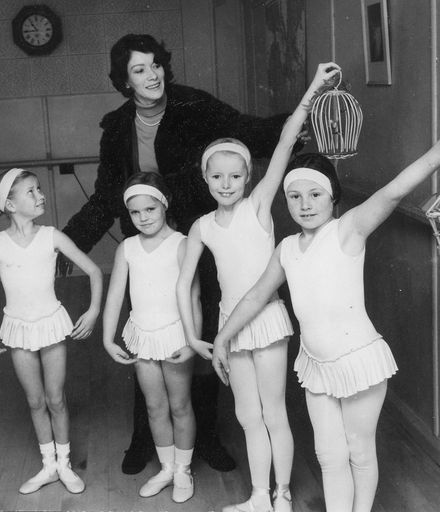 Royal Academy of Dancing Grade Exams Dancers, 1971
