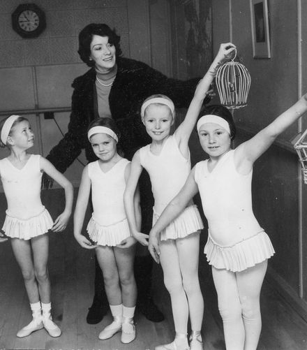 Royal Academy of Dancing Grade Exams Dancers, 1971