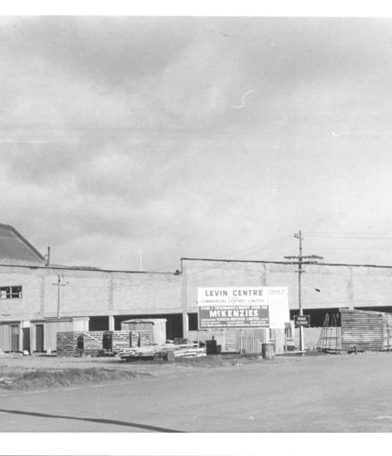 McKenzies Supermarket construction, 1970