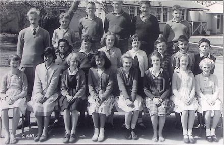 Poroutawhao School Standards 3-4 Class Photo 1963 - Resource cover image