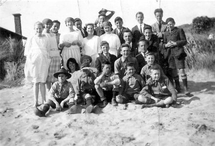 Shannon girls at Scout Camp with boys, Plimmerton, January 1922