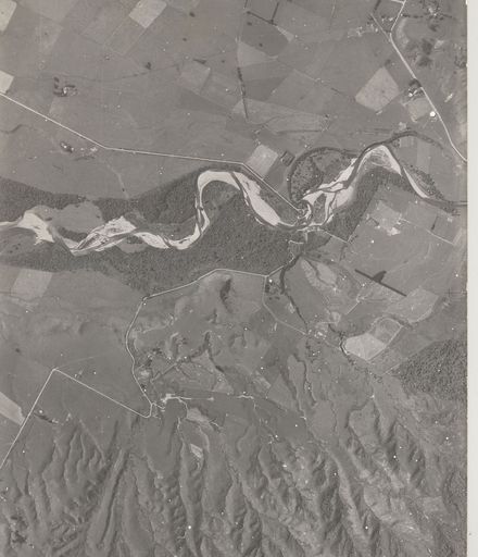 Ohau River showing Florida Road, Kimberley Road and Gladstone Road, 1942