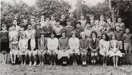 Poroutawhao School Senior Class Photos 1966 - Resource cover image