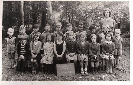 Poroutawhao School Junior Class Photo 1949