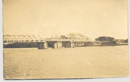 Wooden bridge over Manawatu River at Whirokino, 1930's? - Resource cover image