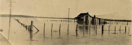 Manawatu River in Flood 1920
