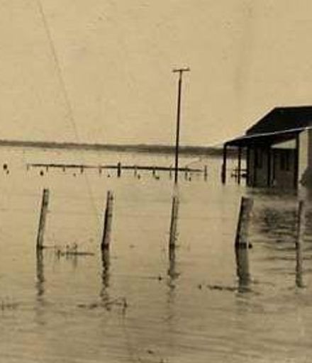 Manawatu River in Flood 1920