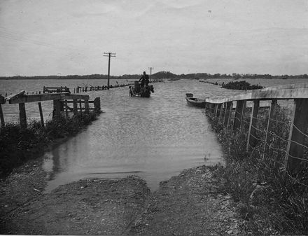 Manawatu River in Flood, Looking North from Wirokino Bridge