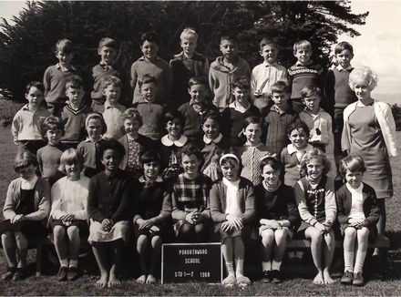 Poroutawhao School Standards 1-2 Class Photos 1968
