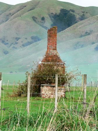 Gladstone Road;an old fireplace.