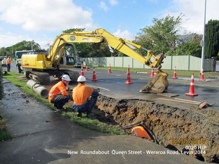 New  Roundabout  Queen Street - Weraroa Road Levin 2014_0020