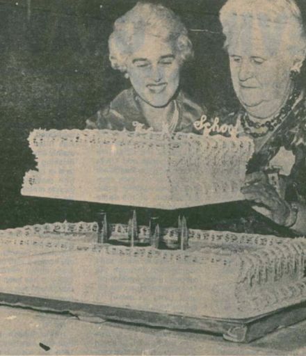 Levin School jubilee cake 1965