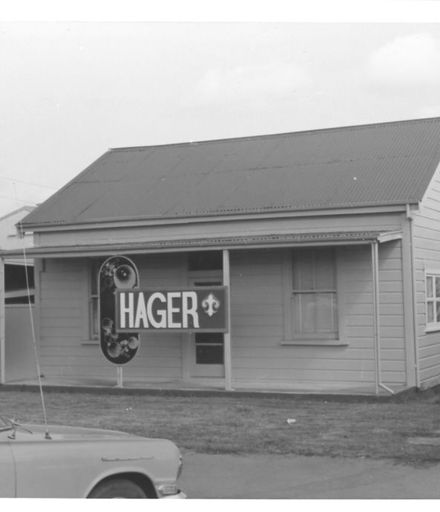 Building (Hager), 1970