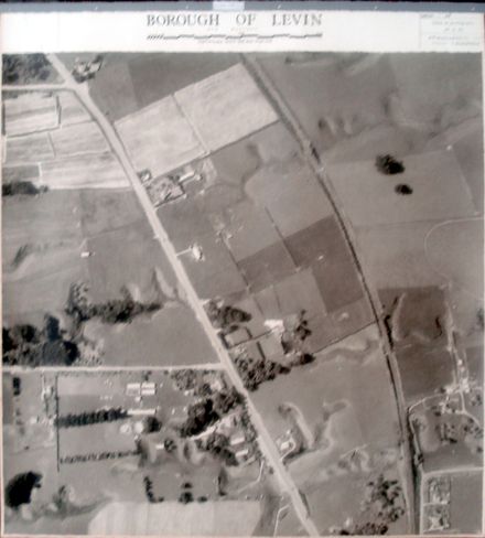 Aerial survey photograph (Levin)