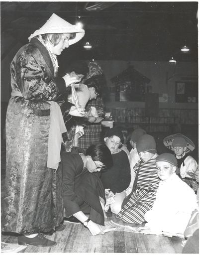 Levin Kia Maia Cubs, origami lessons, 1971 - Resource cover image