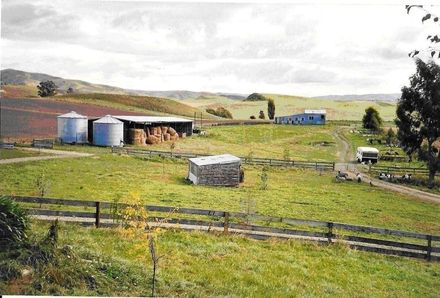 Table Hill Hay Barn - Resource cover image