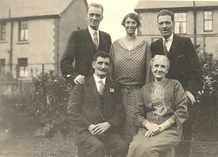 John, Jean, Jim, Bob and Nell Blackwood. - Resource cover image
