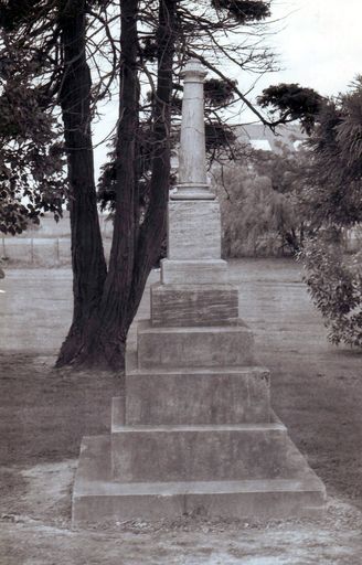 Percy Nation Memorial on Plimmer Terrace, Shannon, late 1980's.