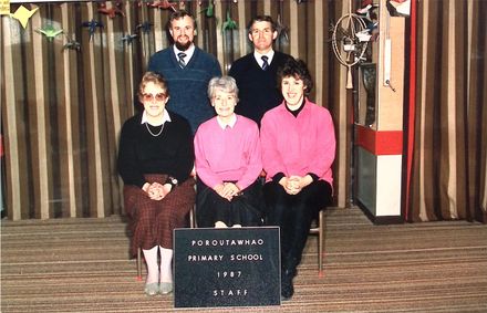Poroutawhao School Staff Photo 1987