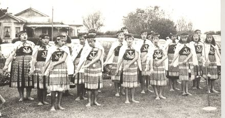 Homestead (Kawiu Pa) & St Andrew's Concert Party, 1969