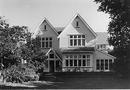 4 Kent Street, Levin (Thompson House)