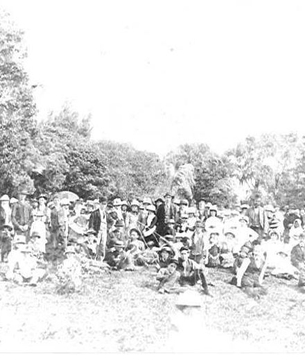 Large group of people, outdoors (unidentified)
