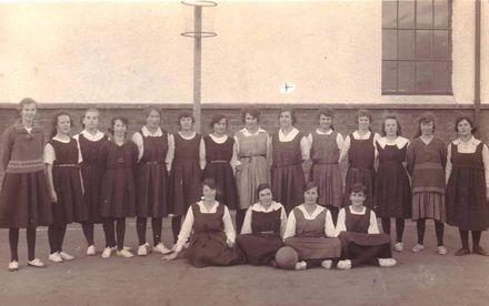 Palmerston North Girls High School class, 1925