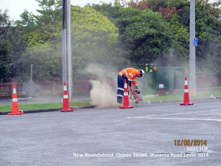 New Roundabout Queen Street- Weraroa Road Levin 2014 HJP_0031
