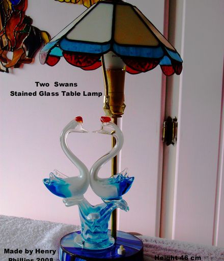 Two Swans table lamp