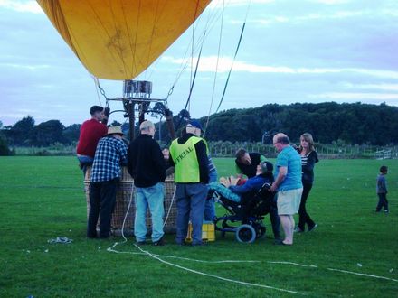 2011 Balloons - Friday afternoon Special late flight 1 at Donnelly Park Levin