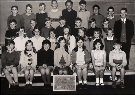 Poroutawhao School Senior Class Photo 1970