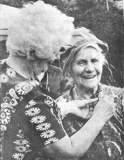 Mrs Wilson receiving Life Membership Badge of NZ Red Cross Society
