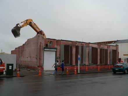 Do not look up boys!