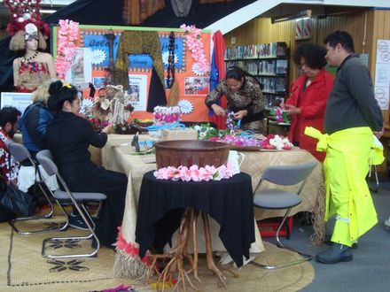 Making headband at Celebrating Pasifika week, Levin 4