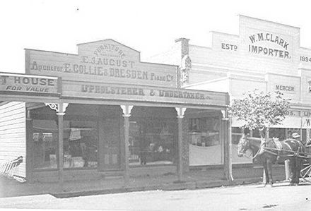 E.J. August, Oxford St., Levin